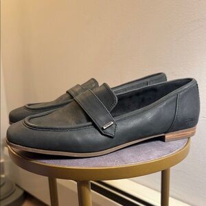 TOMS Women's Lynette Black Leather Loafers